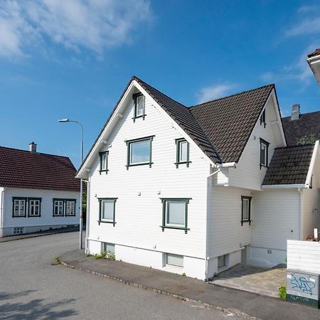 Practical Basement Apt With All Home Comforts Close To City Centre Stavanger Exterior photo