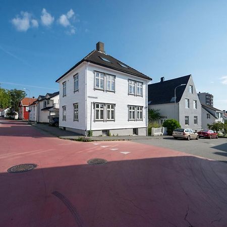 Practical Basement Apt With All Home Comforts Close To City Centre Stavanger Exterior photo
